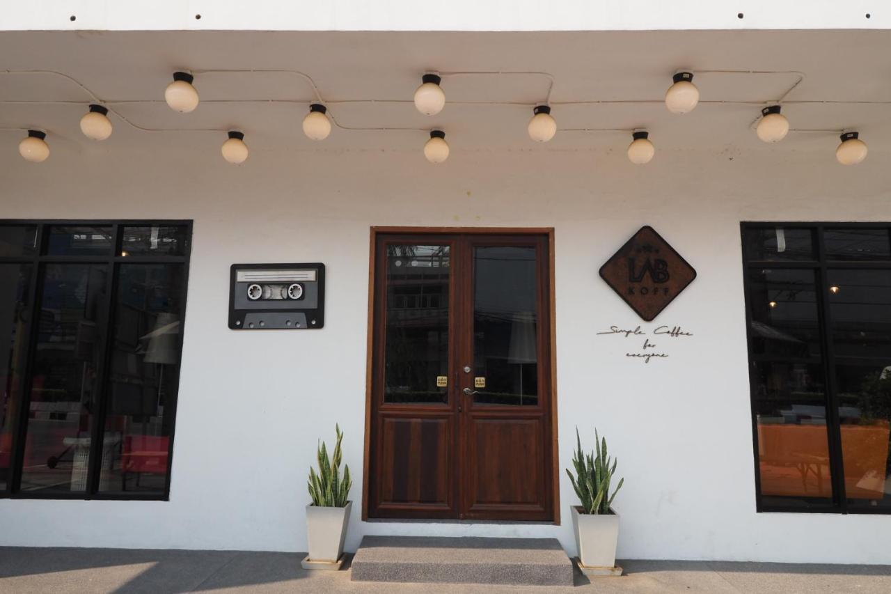 קנצ'נבורי Labkoff Cafe And Hostel מראה חיצוני תמונה